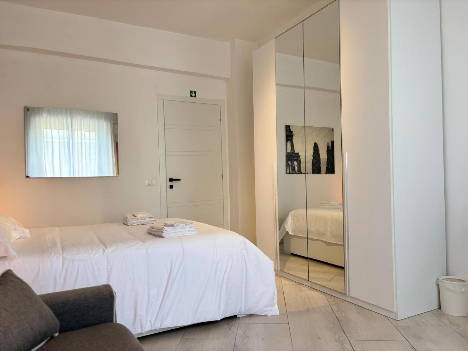 Roma Elena Hotel Bagian luar foto