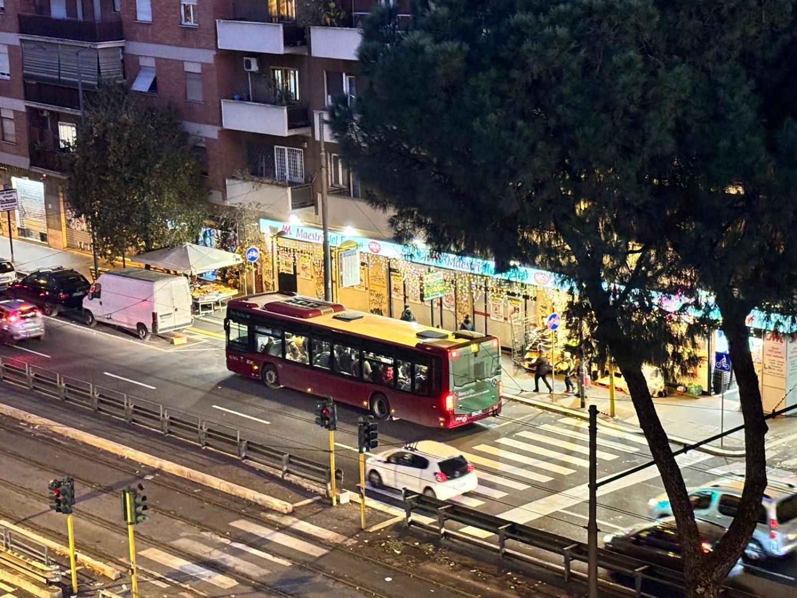 Roma Elena Hotel Bagian luar foto